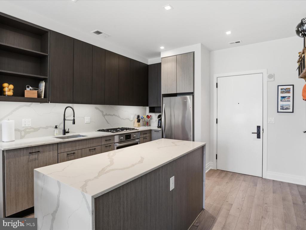 900 11TH STREET SE 203