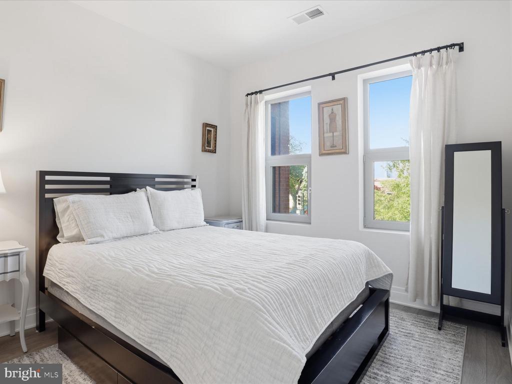 900 11TH STREET SE 203