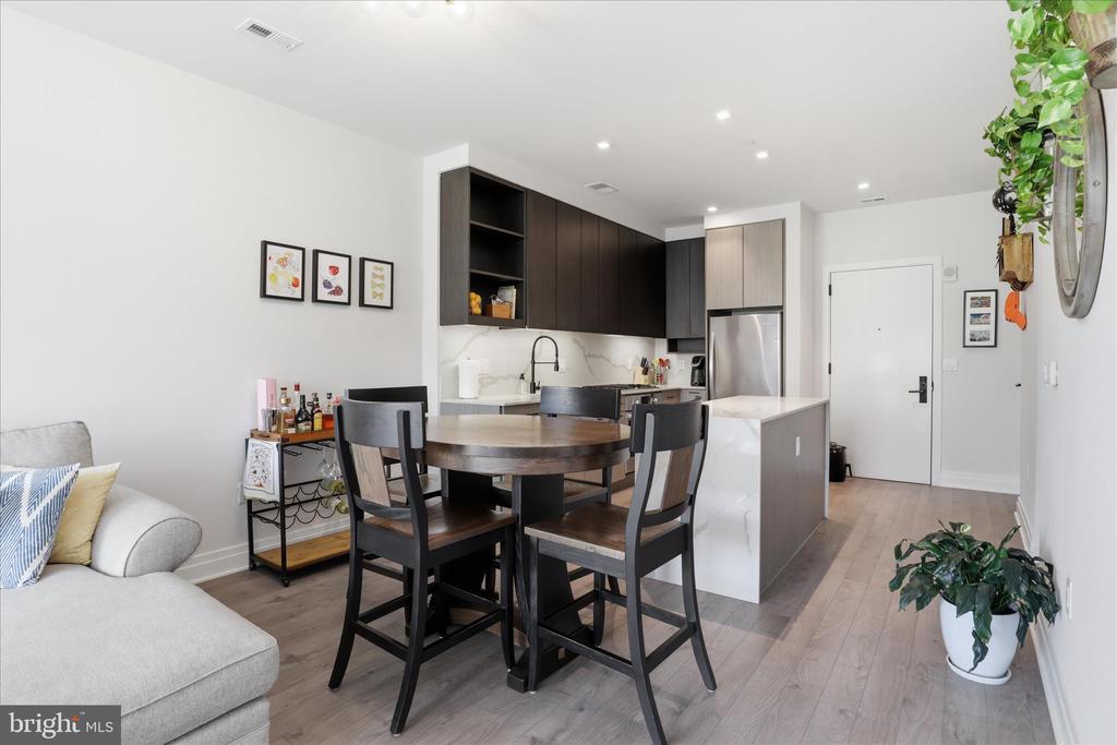 900 11TH STREET SE 203