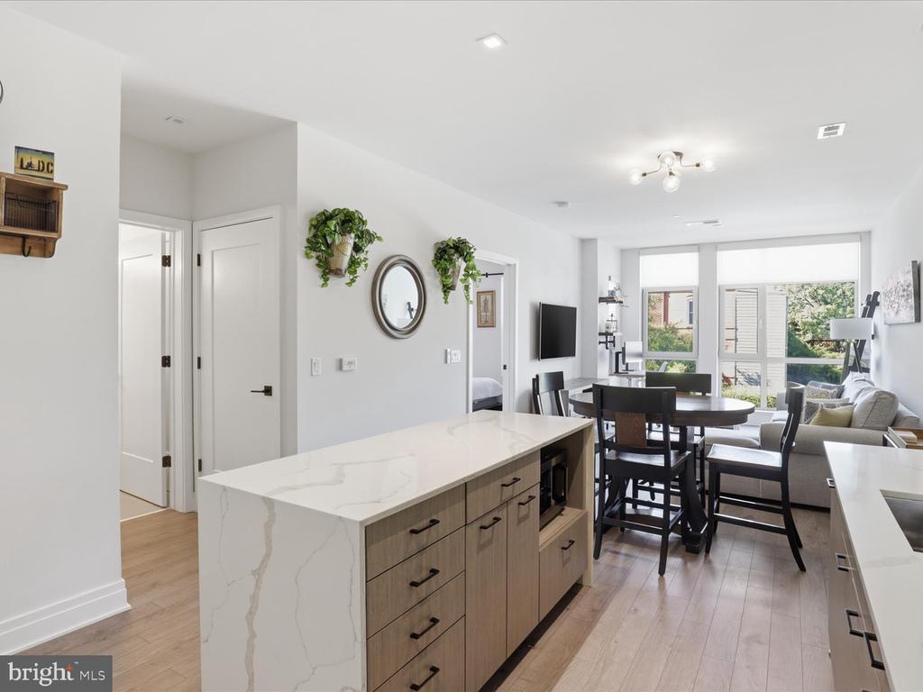 900 11TH STREET SE 203