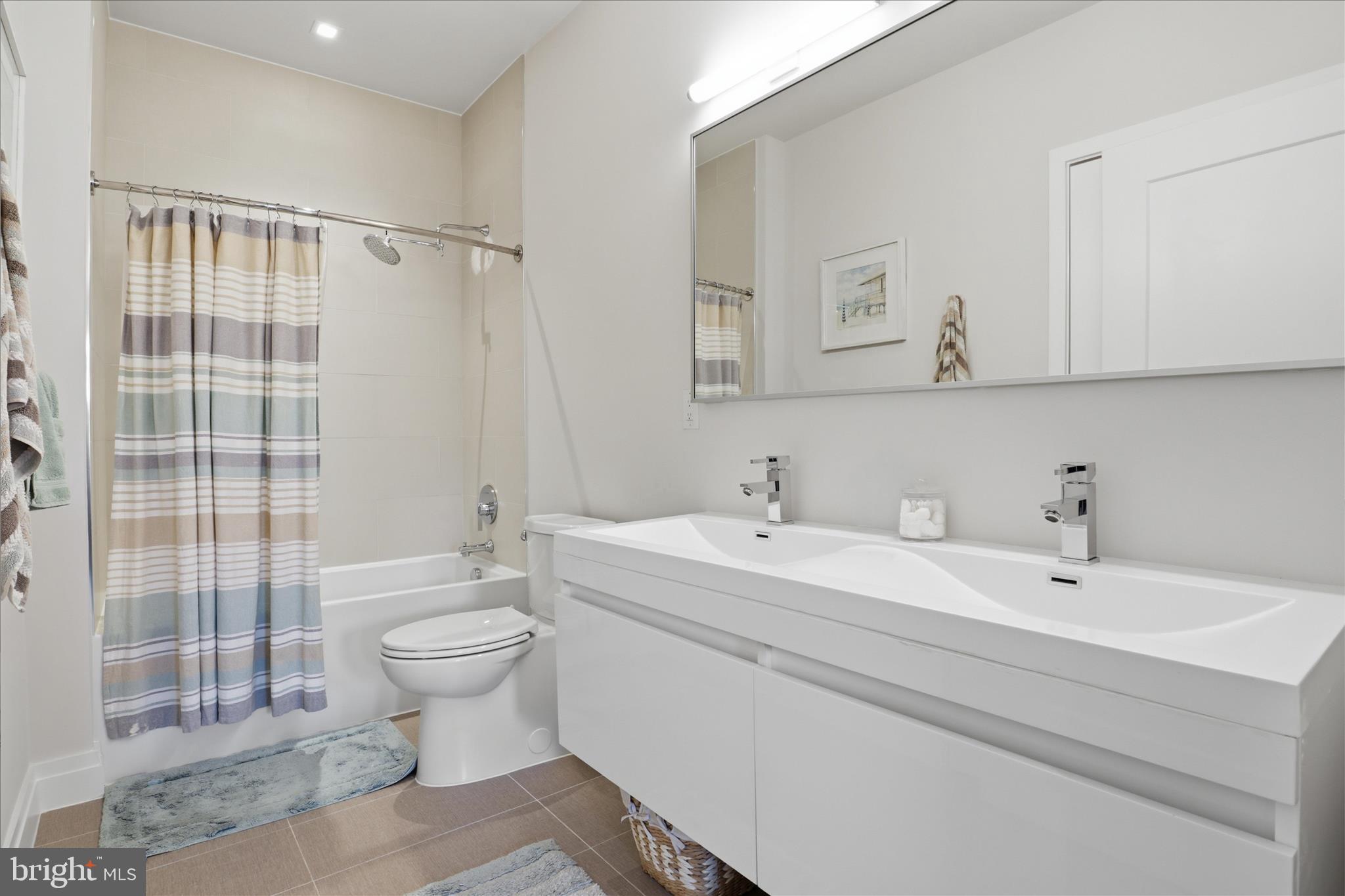 900 11TH STREET SE 203