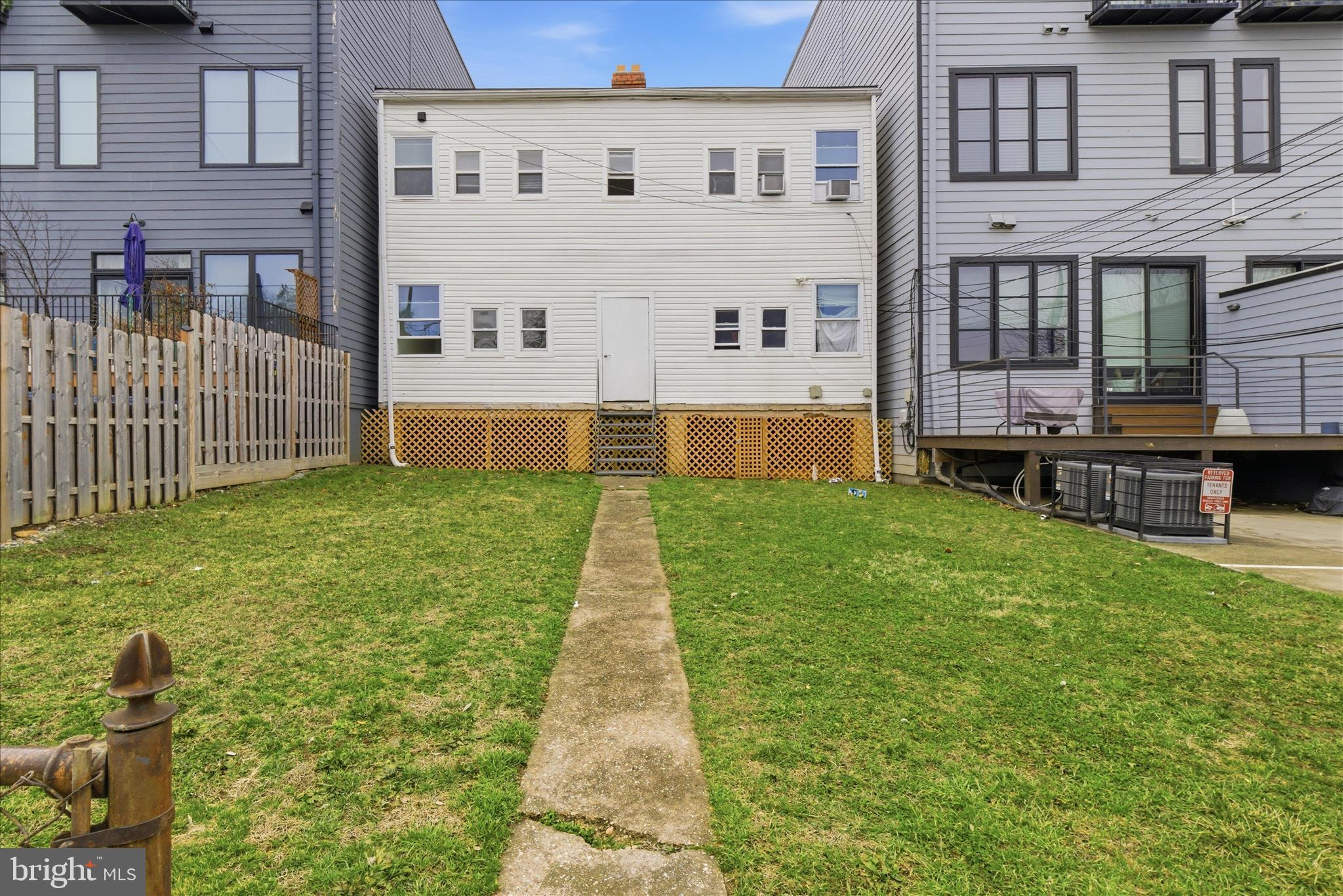 221 20TH STREET NE 4