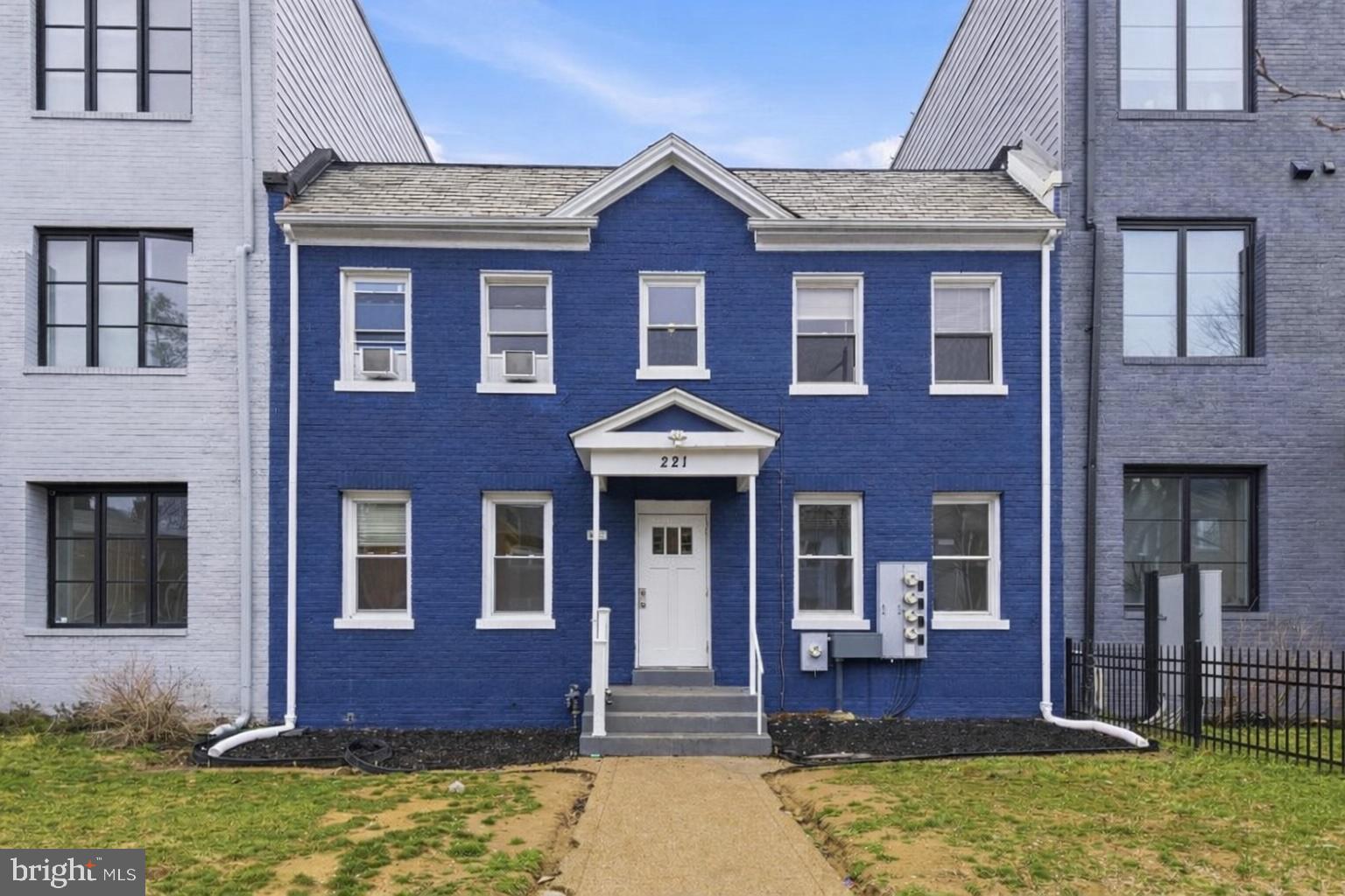 221 20TH STREET NE 4