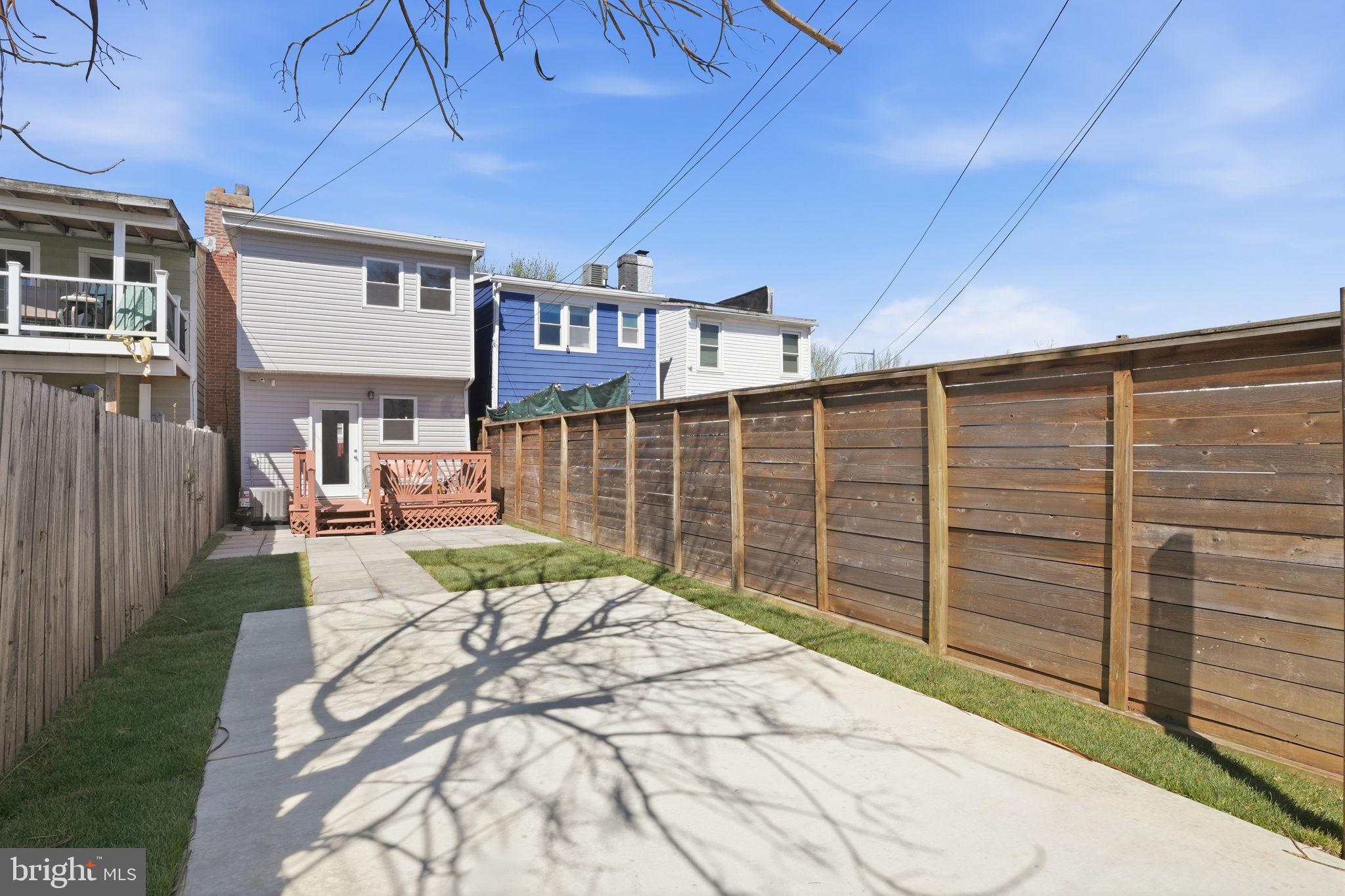 1739 INDEPENDENCE AVENUE SE