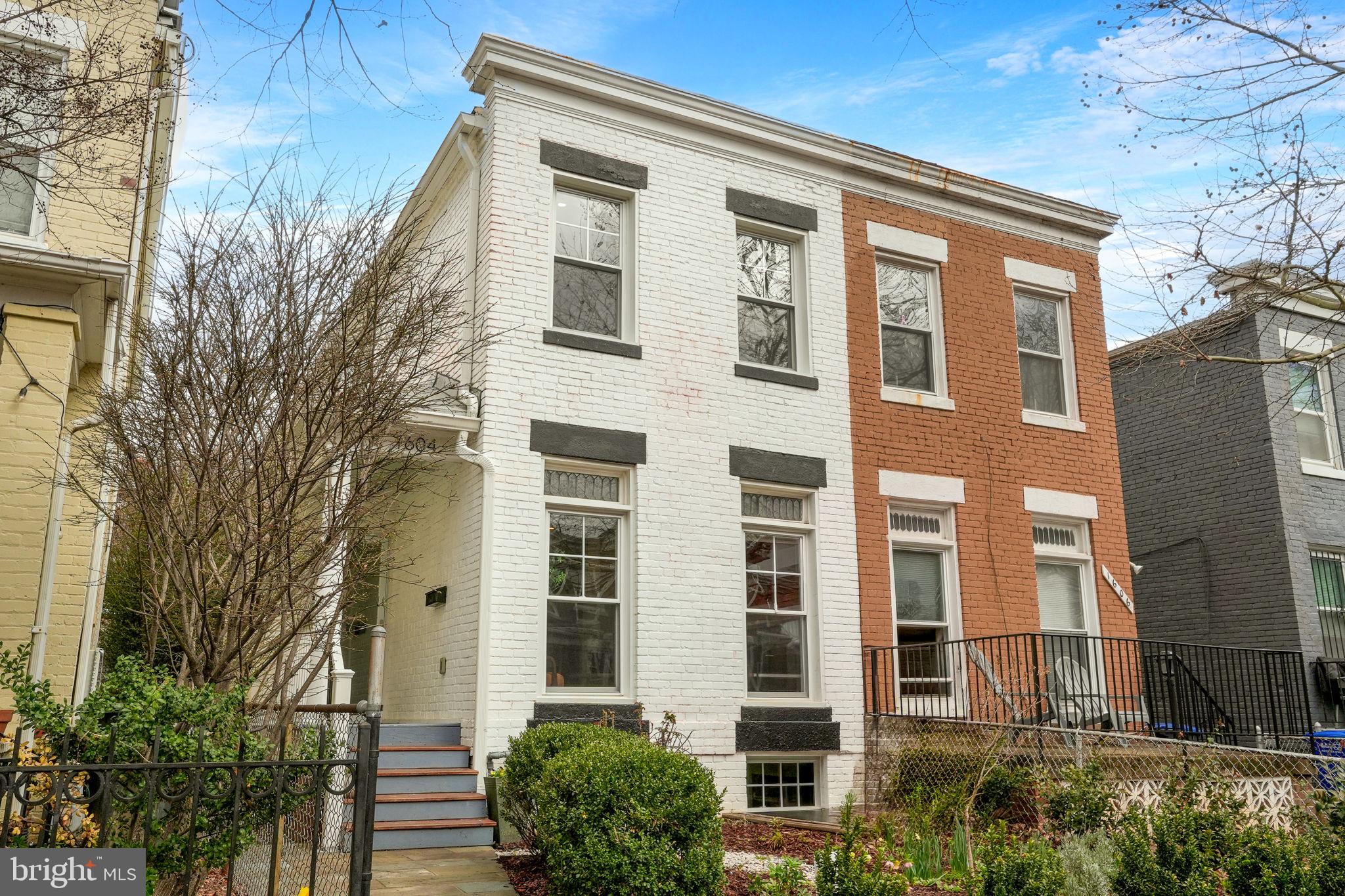 1604 D STREET SE