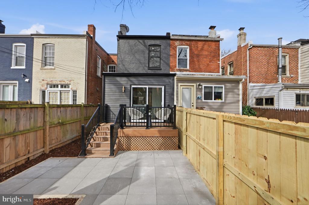 325 14TH STREET NE
