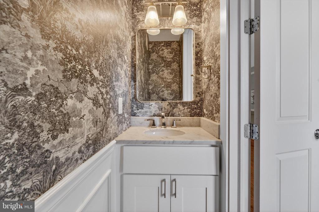 158 BRYANT STREET NW 2