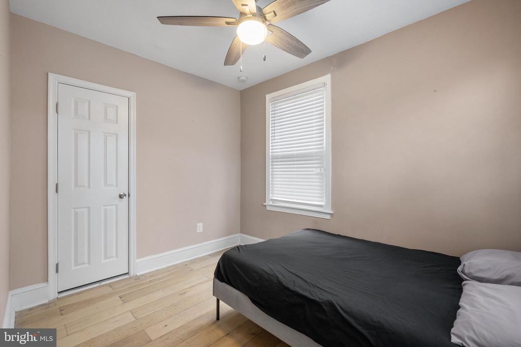 1526 V STREET SE 2