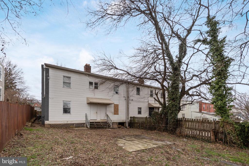 1526 V STREET SE 2