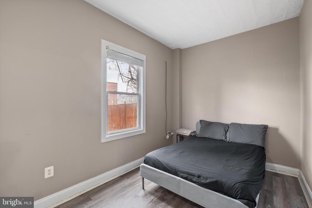 1526 V STREET SE 2