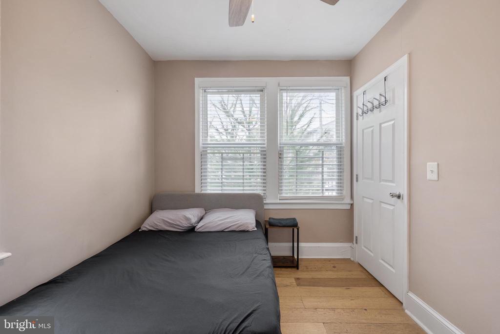 1526 V STREET SE 2