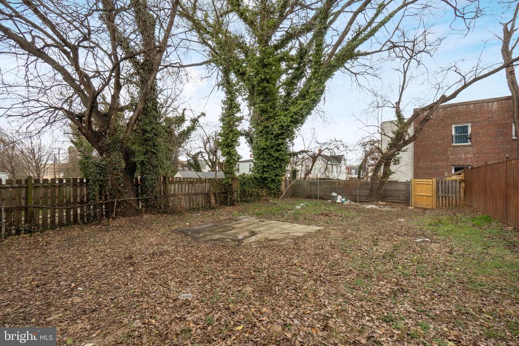1526 V STREET SE 2