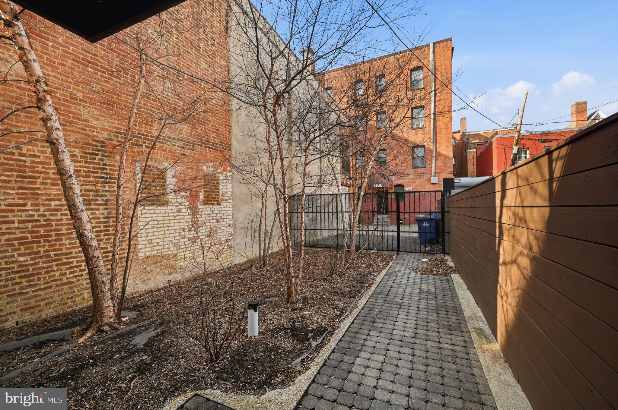 1465 HARVARD STREET NW B101