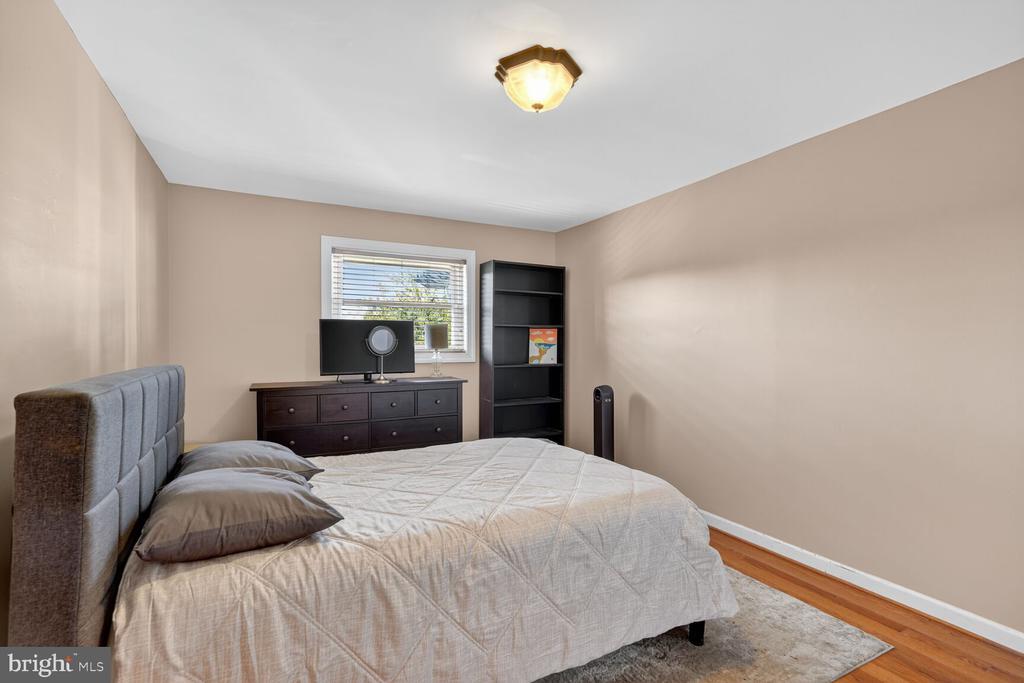 260 45TH STREET NE