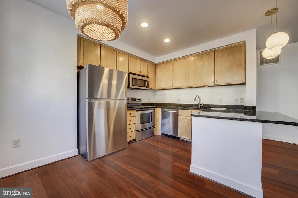 2022 FLAGLER PLACE NW F102