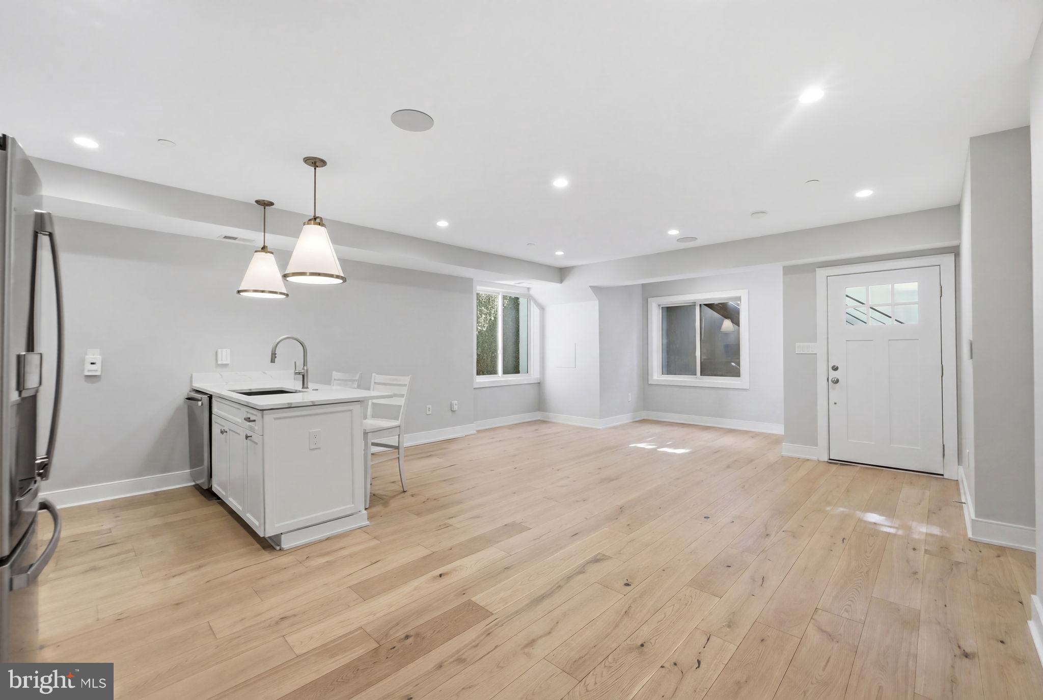 5305 CONNECTICUT AVENUE NW 2