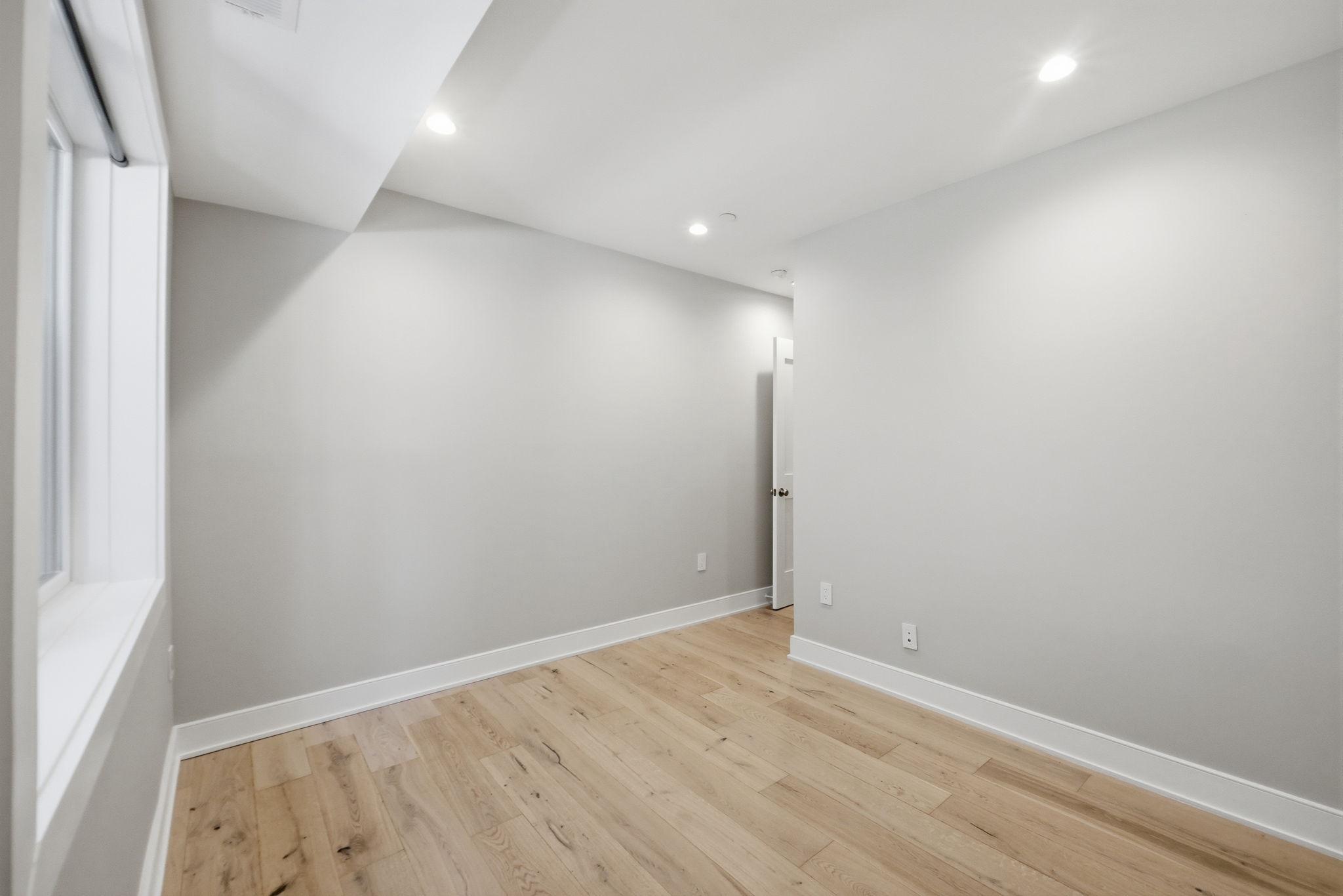 5305 CONNECTICUT AVENUE NW 2