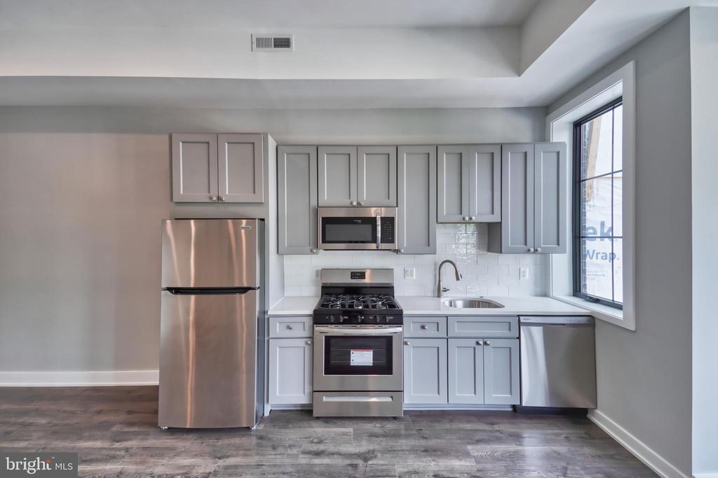 2013 BENNING ROAD NE 5