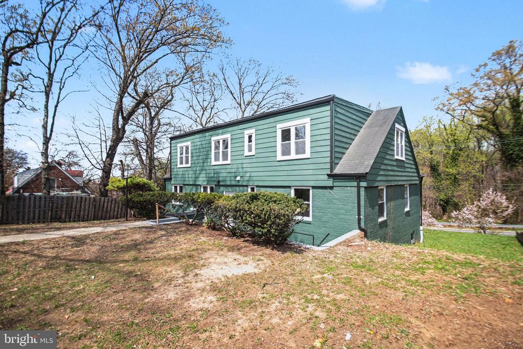 3243 MASSACHUSETTS AVENUE SE