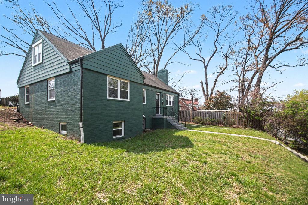 3243 MASSACHUSETTS AVENUE SE
