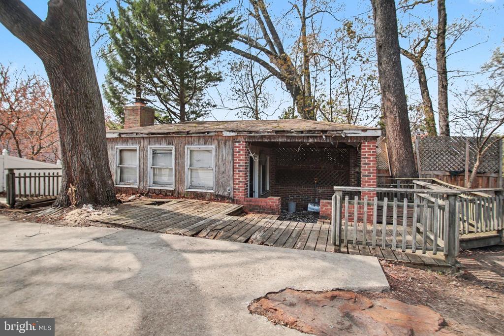 3243 MASSACHUSETTS AVENUE SE