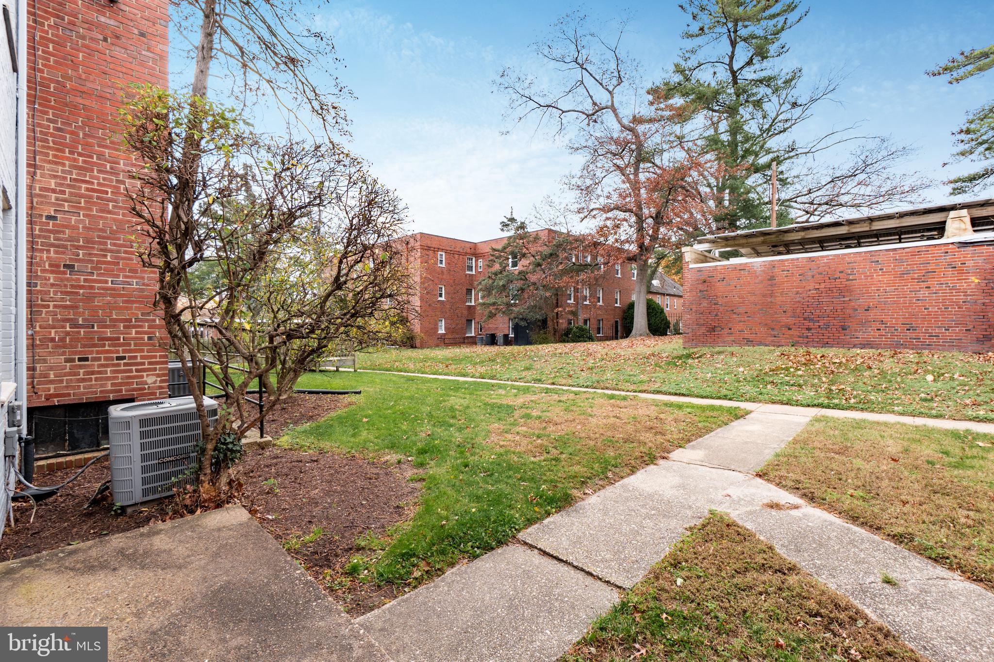 2123 SUITLAND TERRACE SE B