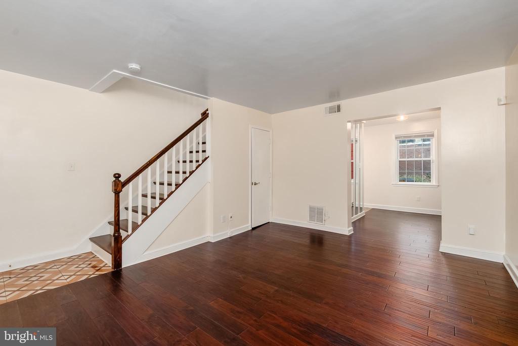 2123 SUITLAND TERRACE SE B