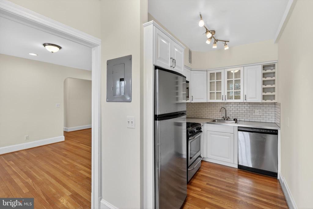 1301 LONGFELLOW STREET NW