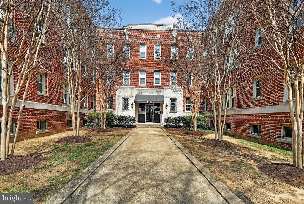 1301 LONGFELLOW STREET NW