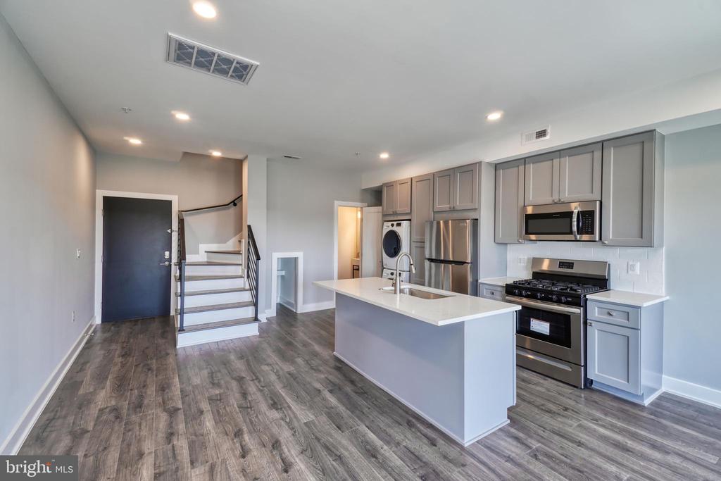2013 BENNING ROAD NE 8