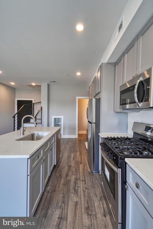 2013 BENNING ROAD NE 8