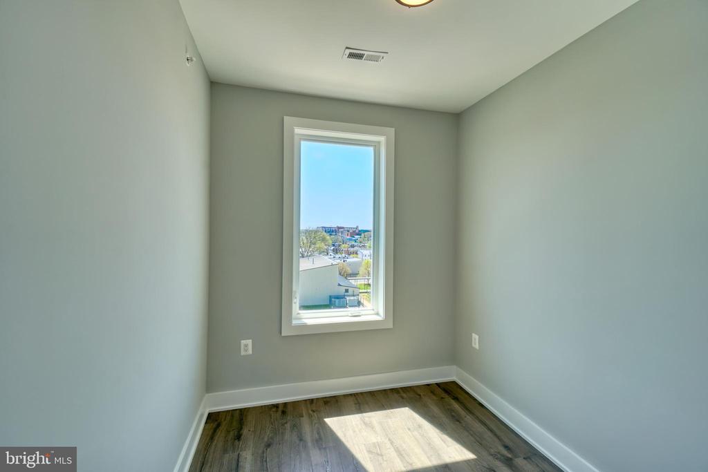 2013 BENNING ROAD NE 8