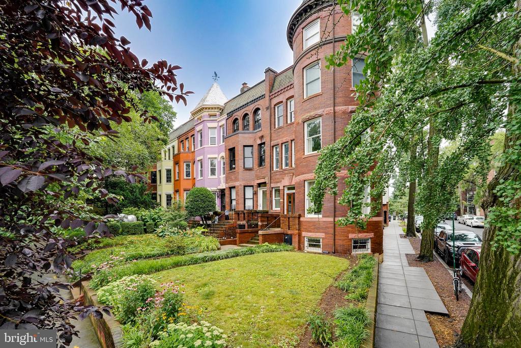 1938 BILTMORE STREET NW D