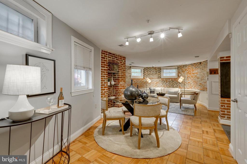 1938 BILTMORE STREET NW D
