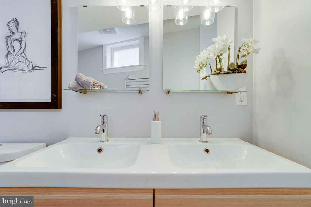1938 BILTMORE STREET NW D