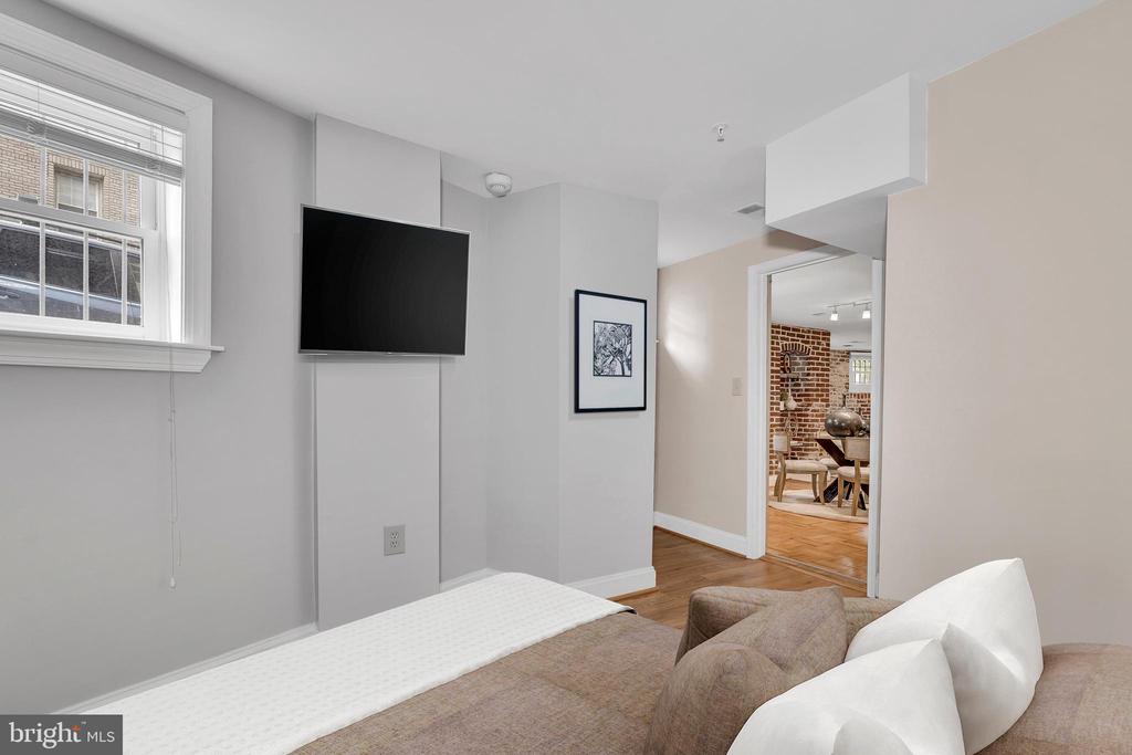 1938 BILTMORE STREET NW D