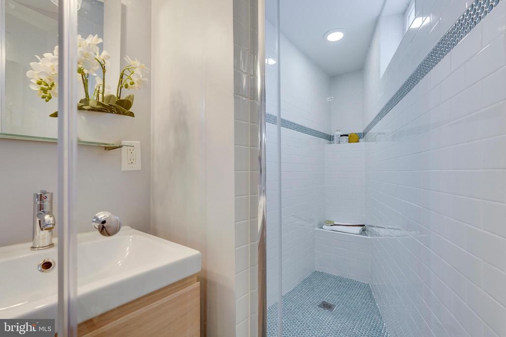 1938 BILTMORE STREET NW D