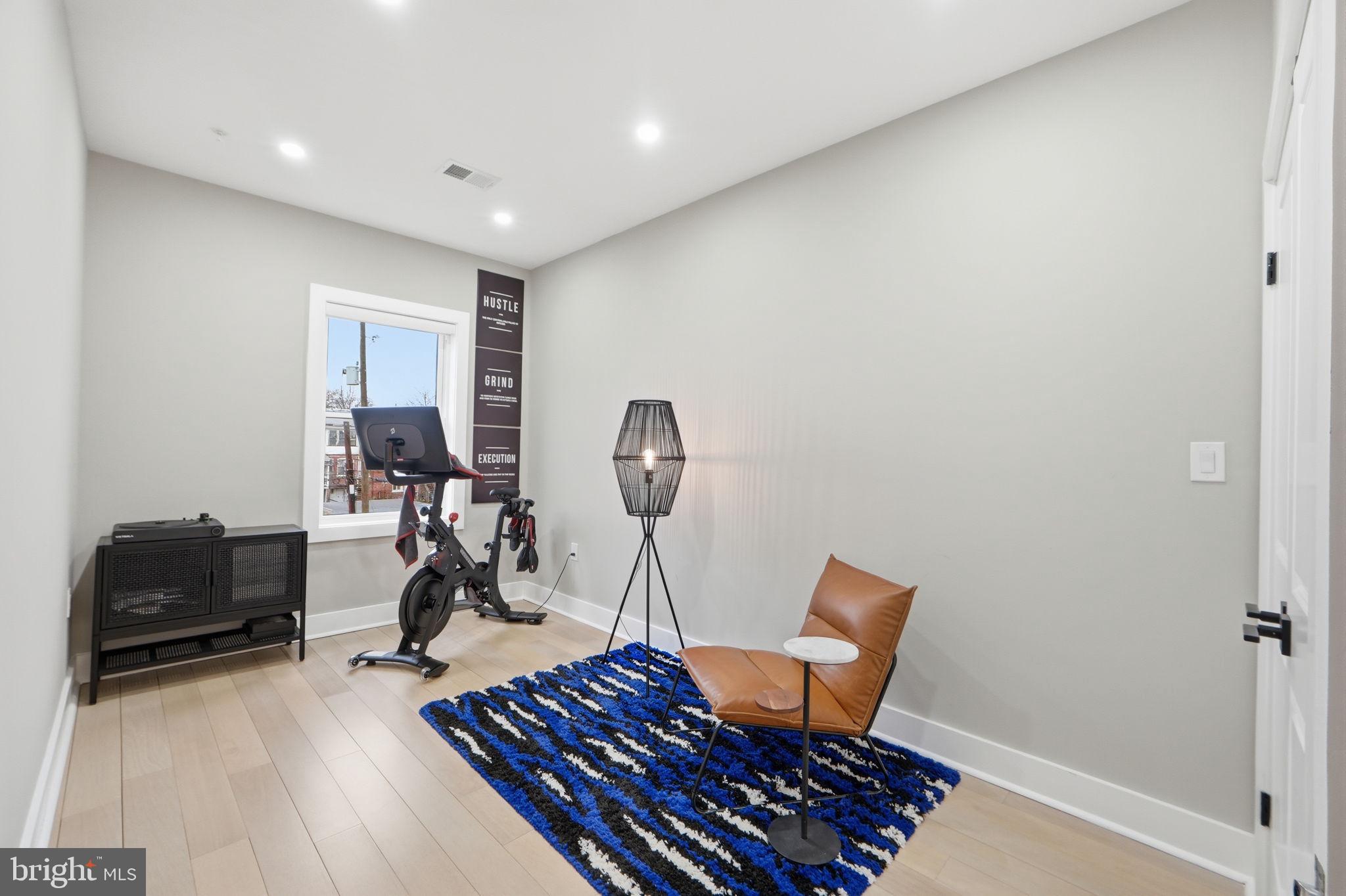 533 SHEPHERD STREET NW