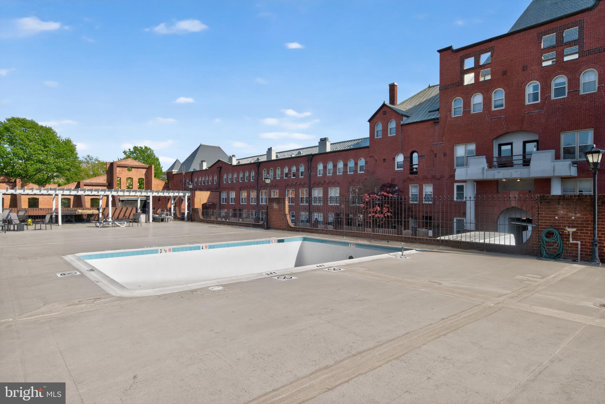 29 14TH STREET NE 29