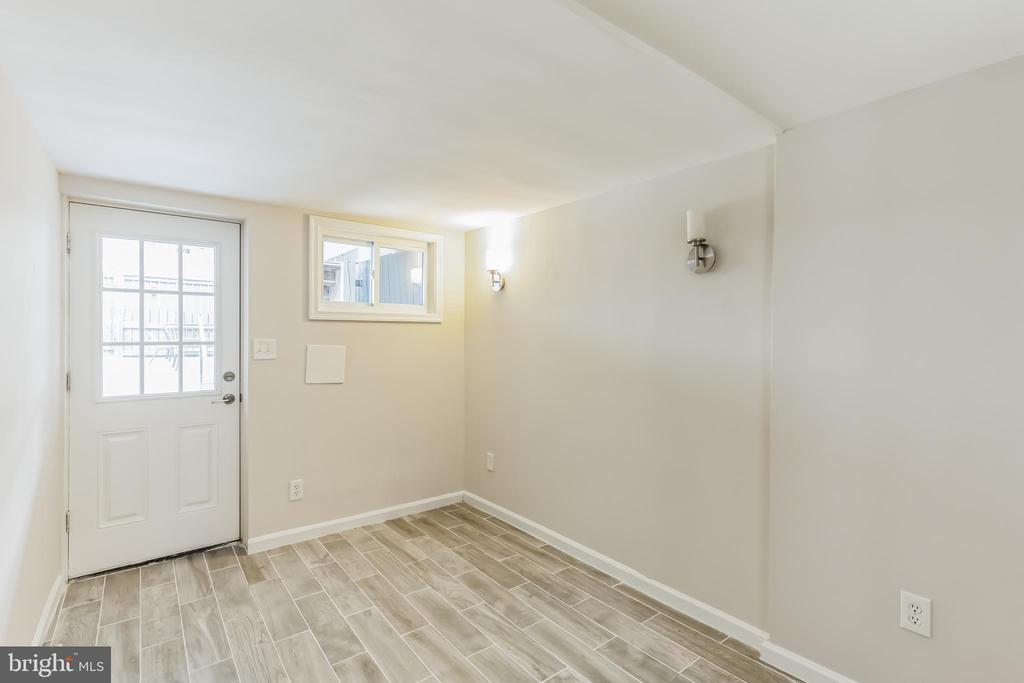 1213 STAPLES STREET NE UNIT B