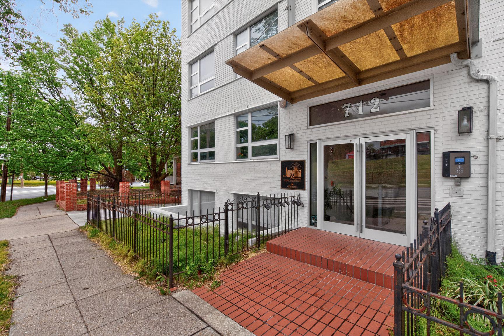 712 MARIETTA PLACE NW 204