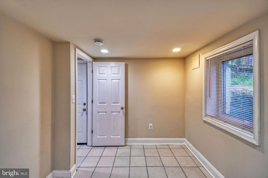 521 FOXHALL PLACE SE