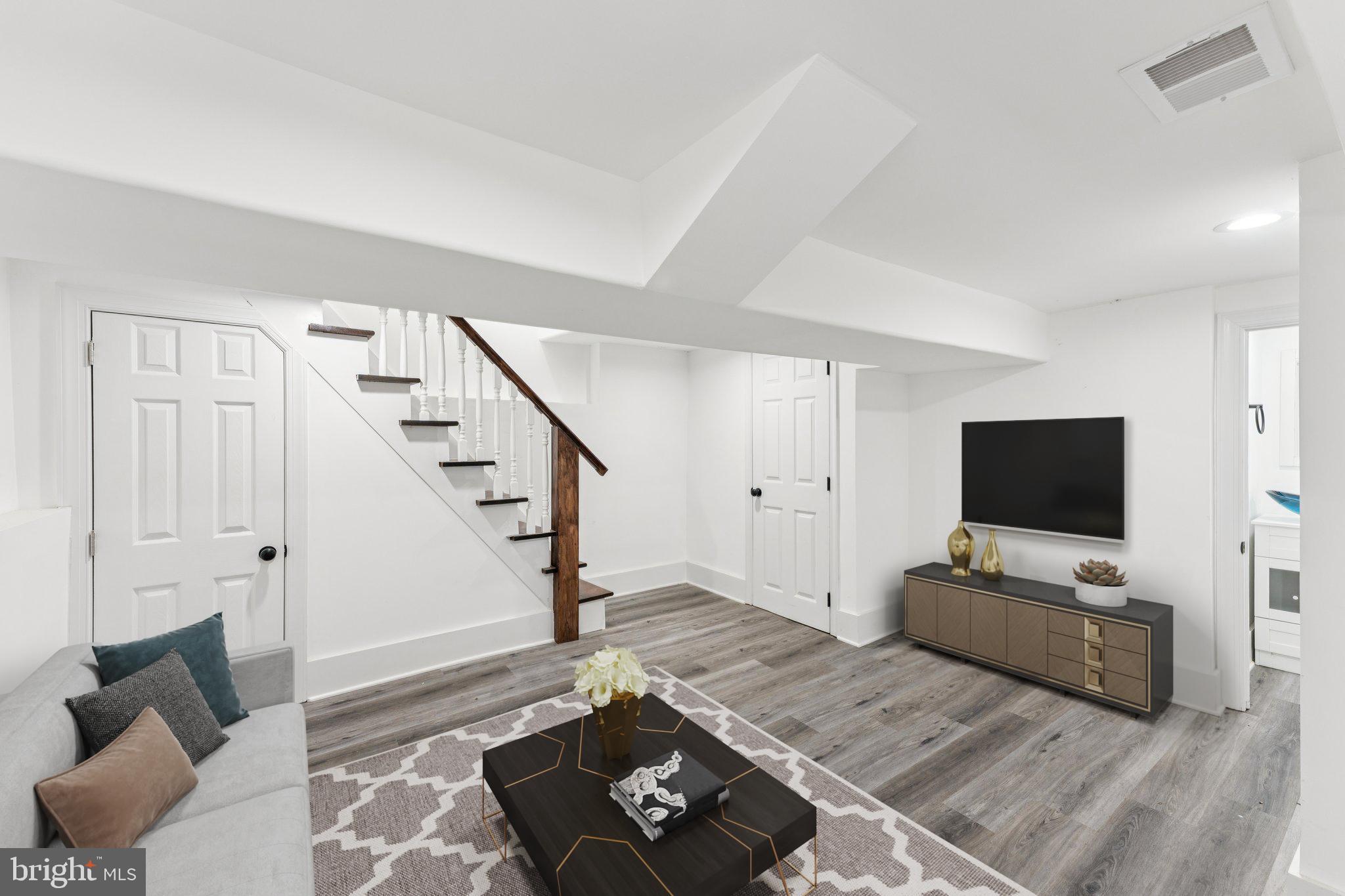 2105 4TH STREET NE