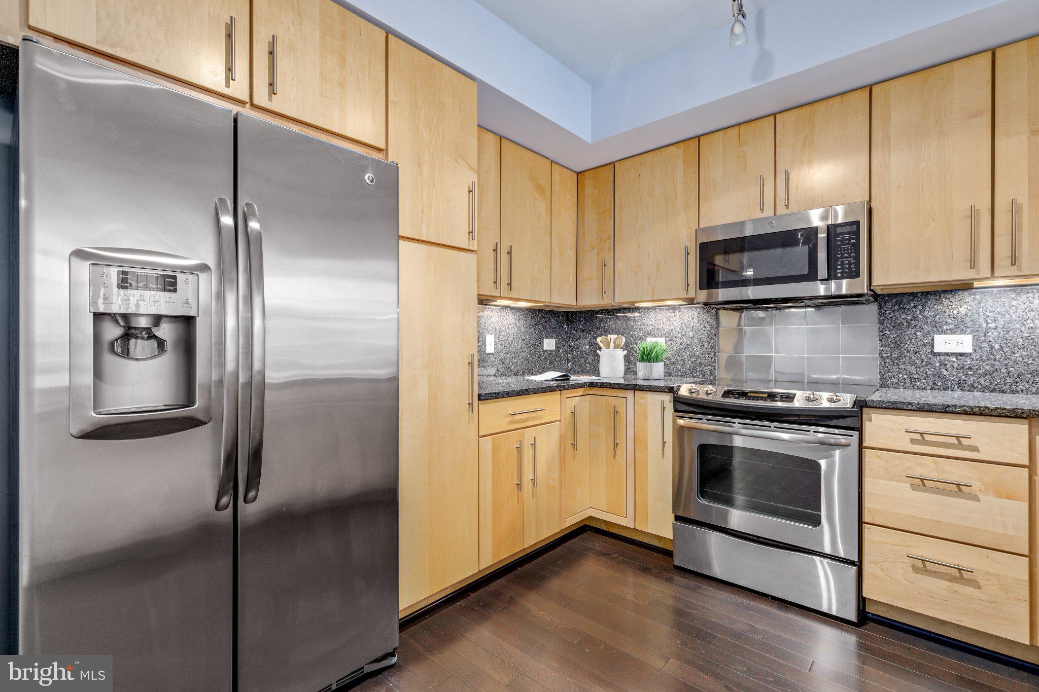 1025 FIRST STREET SE 611