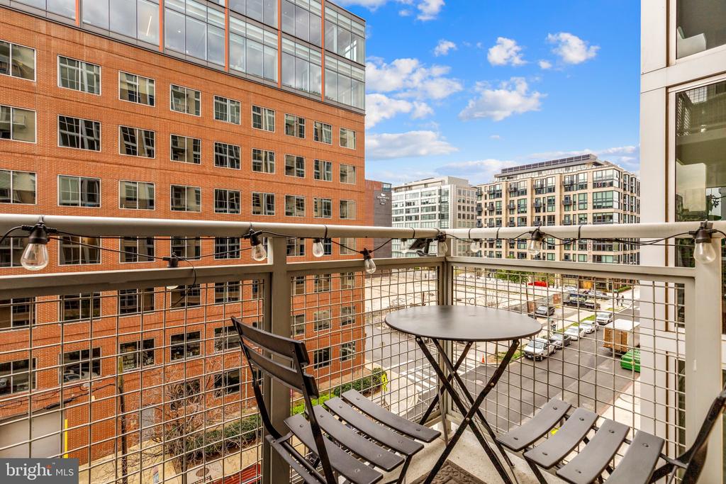 1025 FIRST STREET SE 611