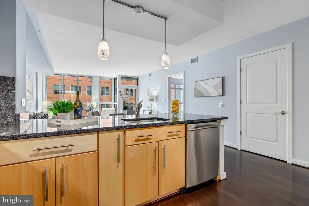 1025 FIRST STREET SE 611