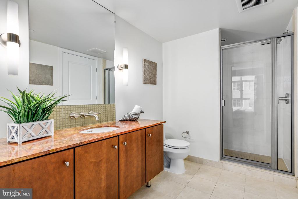 1025 FIRST STREET SE 611
