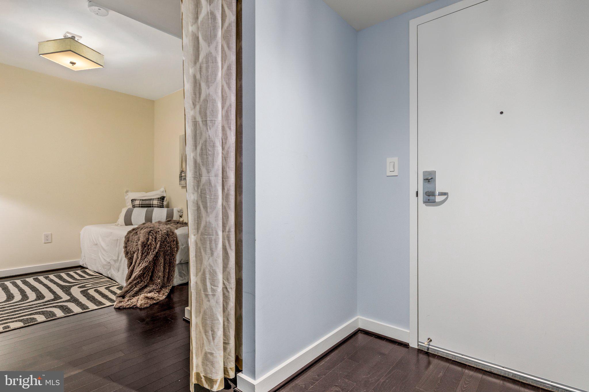1025 FIRST STREET SE 611