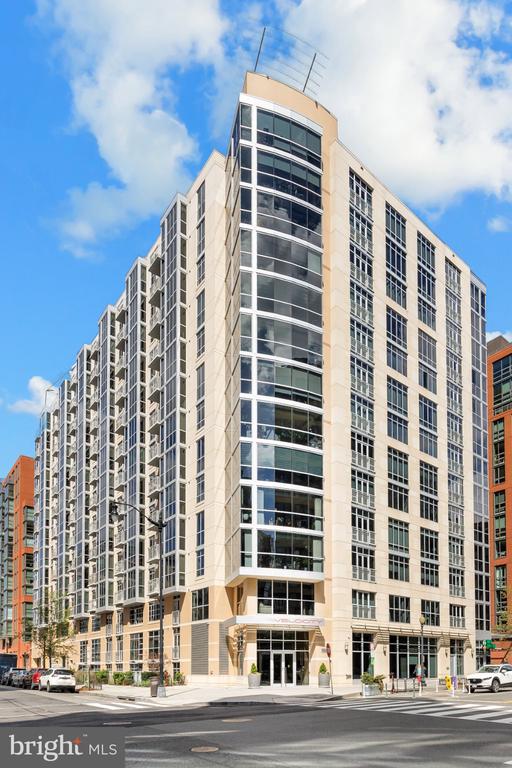 1025 FIRST STREET SE 611