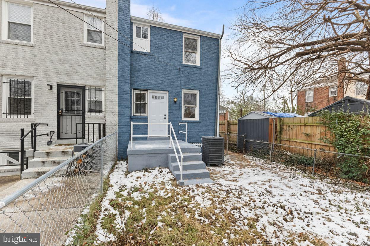 210 62ND STREET NE